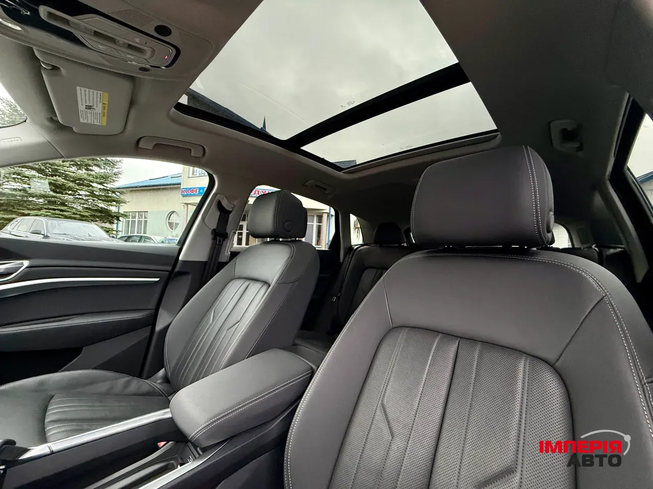 Audi e-tron - фото 18