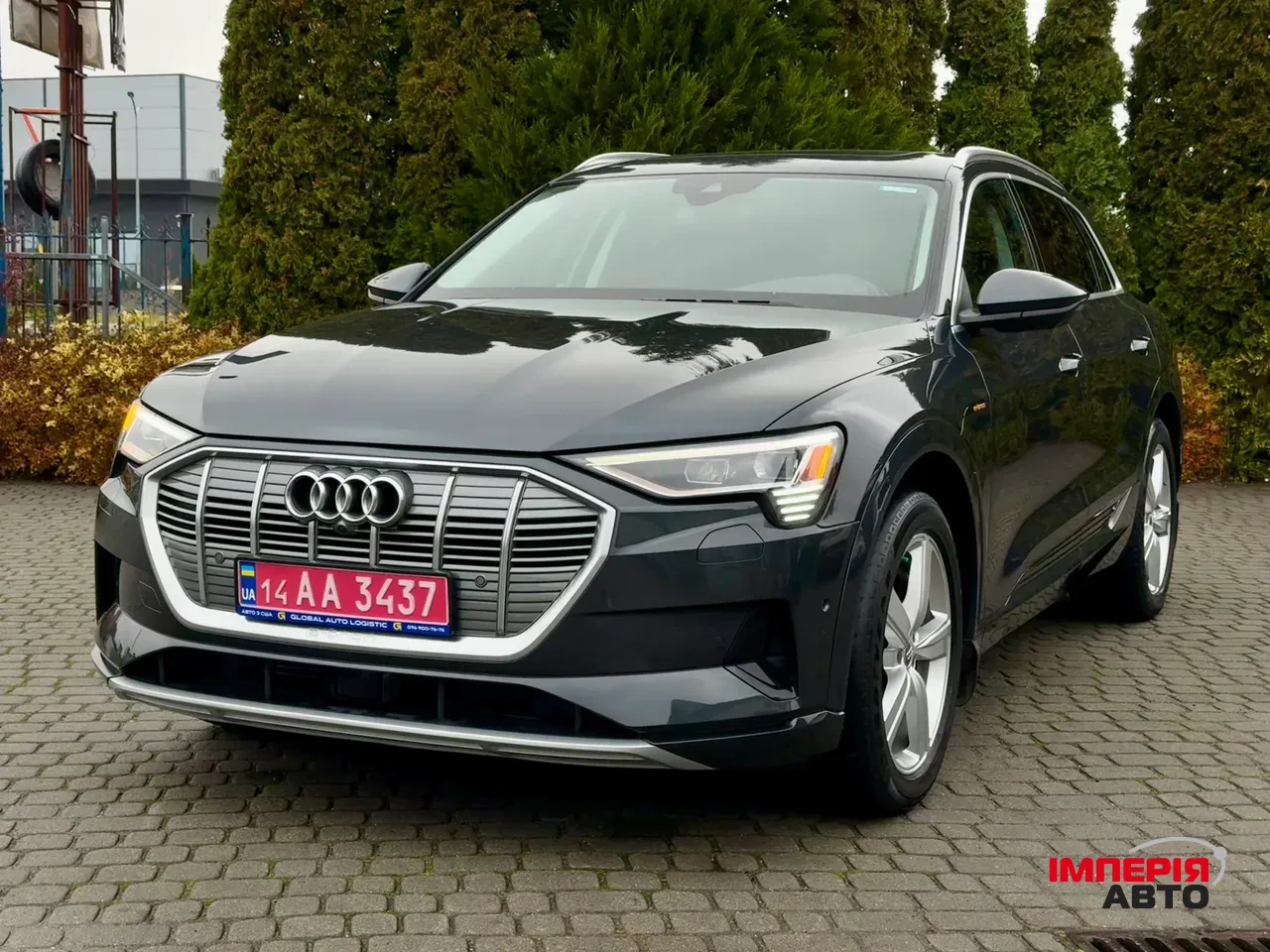 Audi e-tron - фото 2