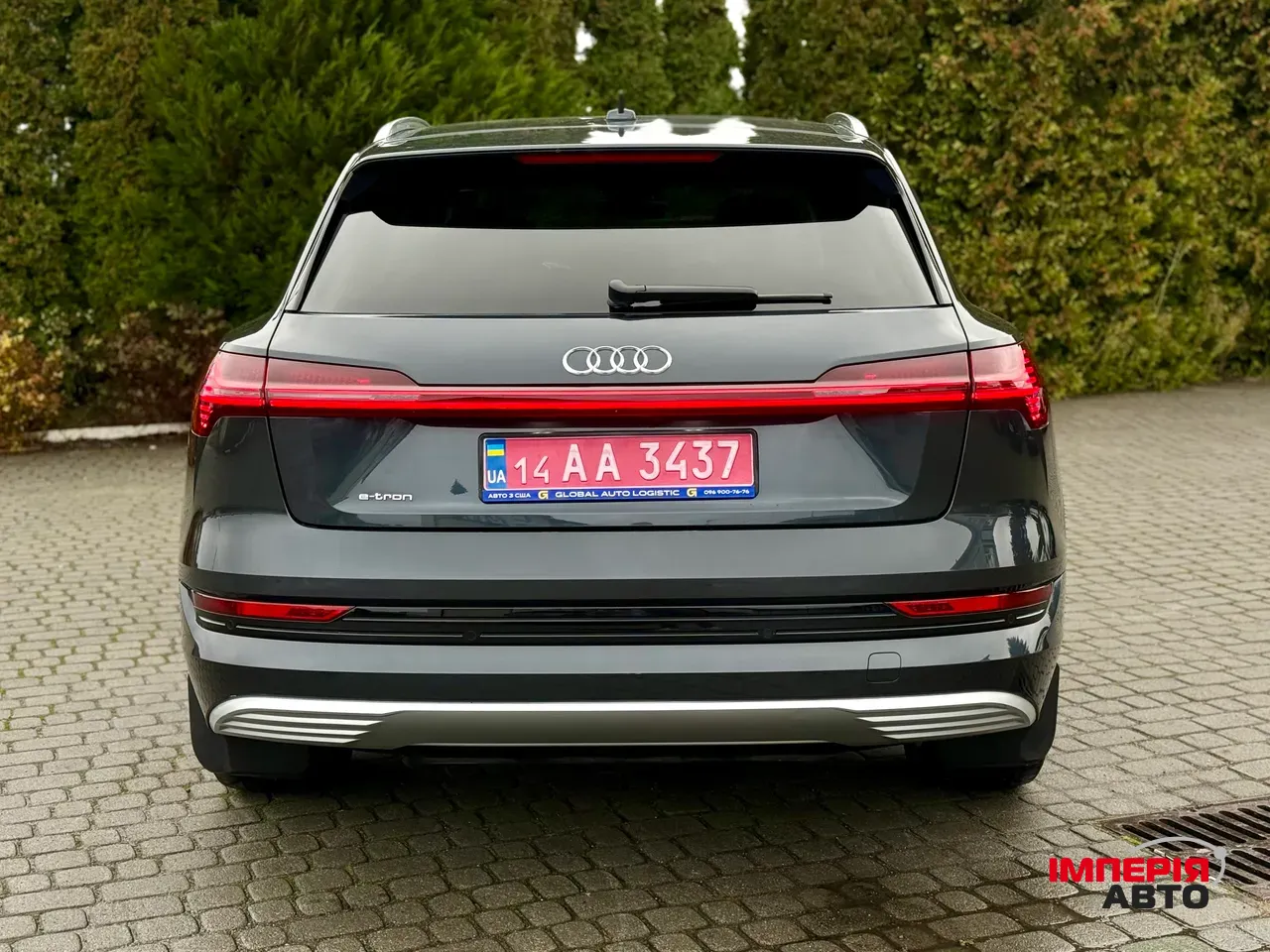 Audi e-tron - фото 12