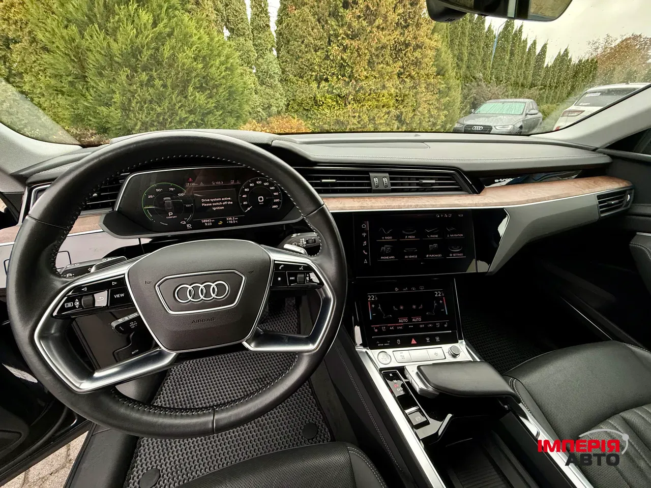 Audi e-tron - фото 16