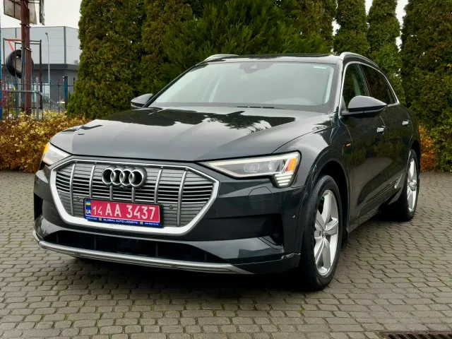 Audi e-tron - фото 2