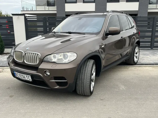 BMW X5 - фото 2