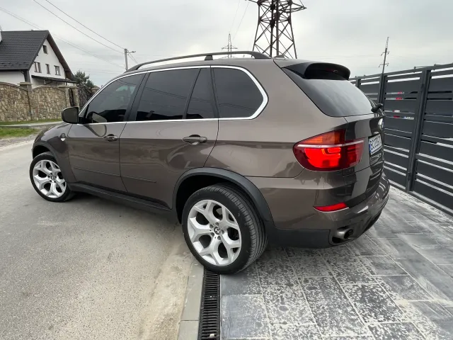 BMW X5 - фото 5