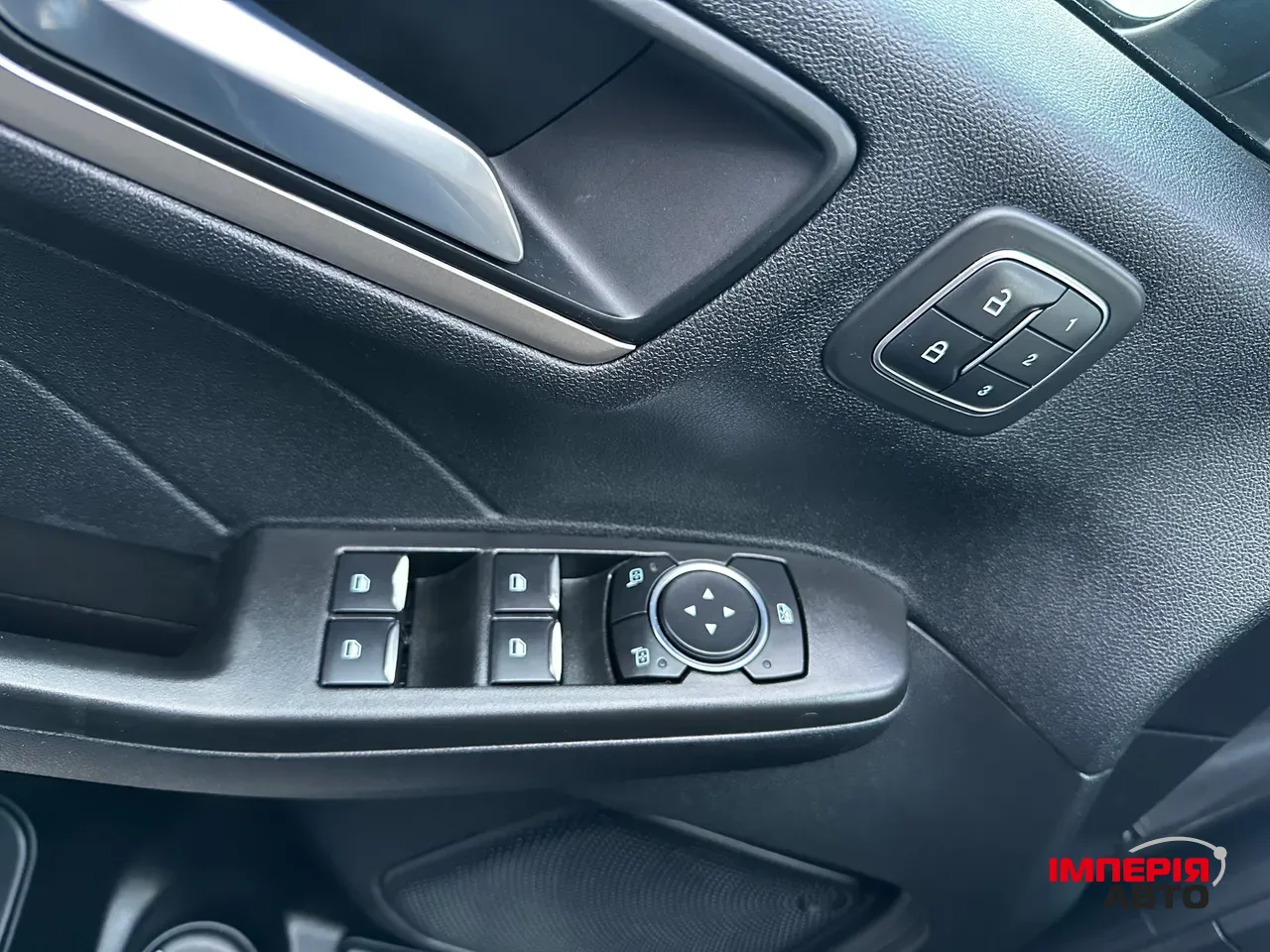 Ford Escape - фото 9