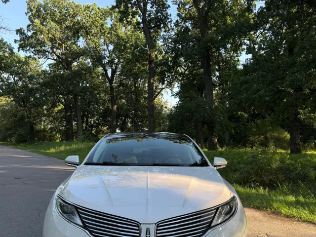 Lincoln MKZ - фото 2