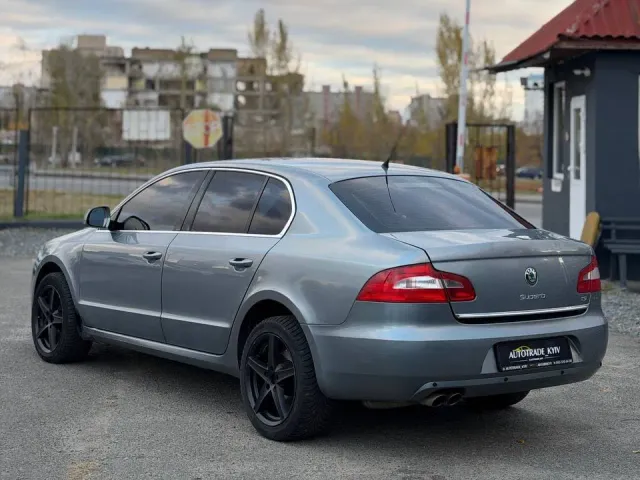 Skoda Superb - фото 4