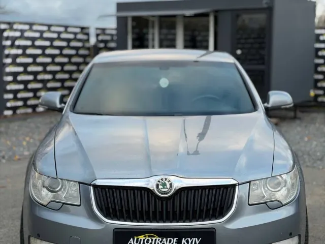 Skoda Superb - фото 3