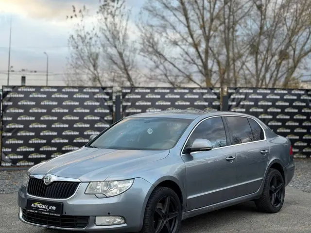 Skoda Superb - фото 1