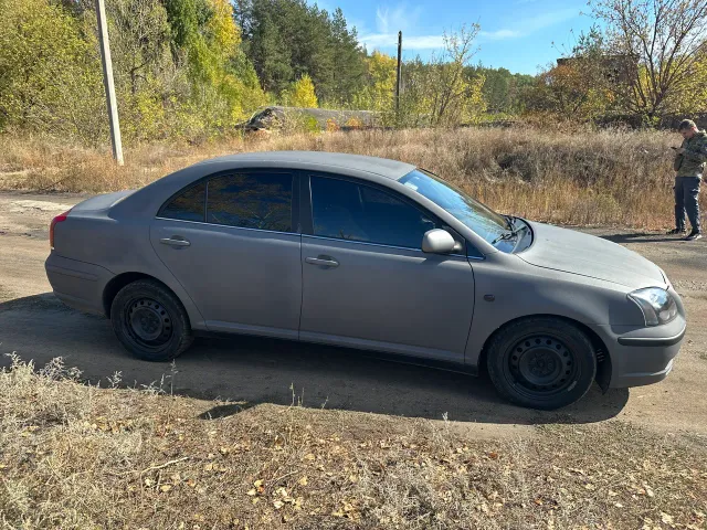 Toyota Avensis - фото 3