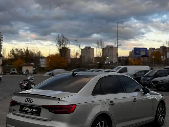 Audi A4 - фото 4