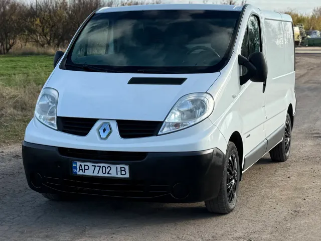 Renault Trafic - фото 2
