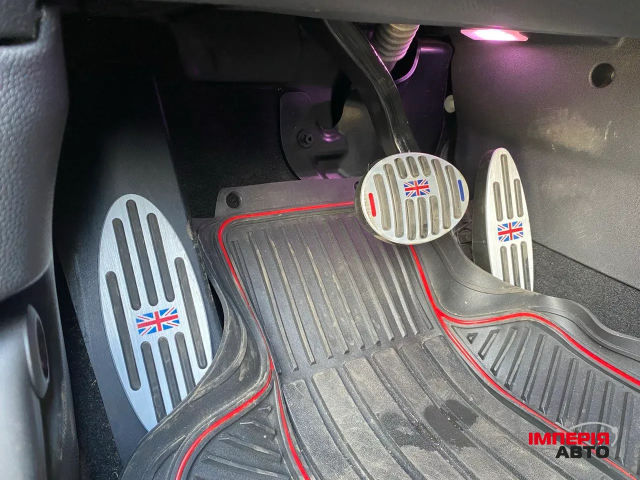 Mini Hatch - фото 17