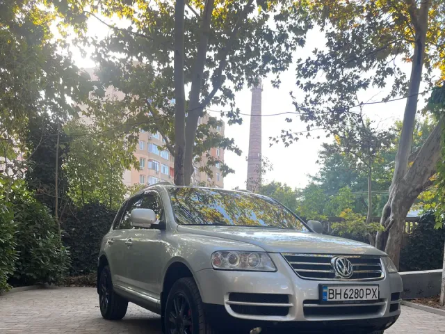 Volkswagen Touareg - фото 2