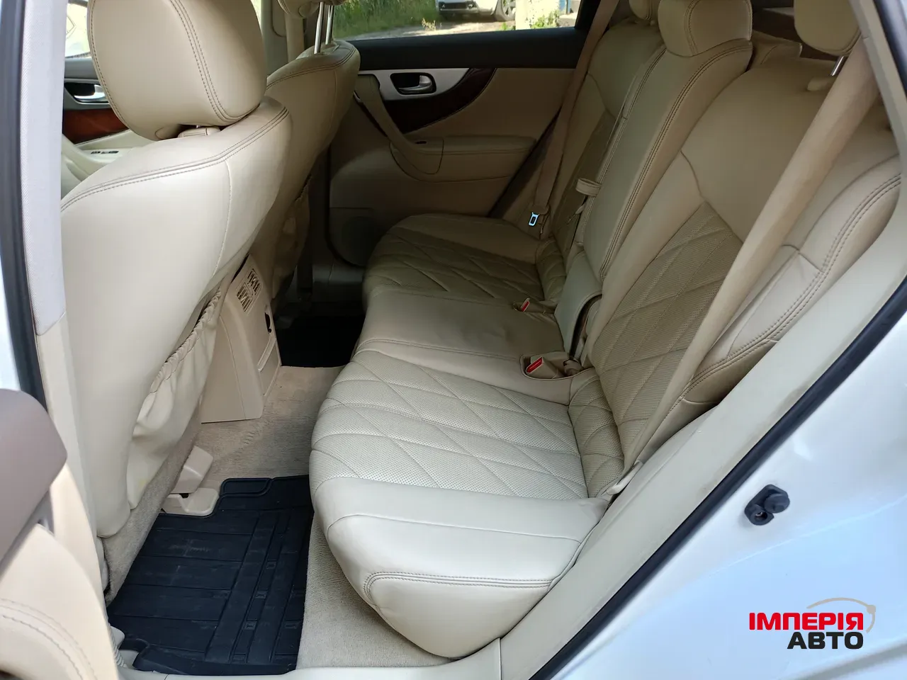 Infiniti FX - фото 10