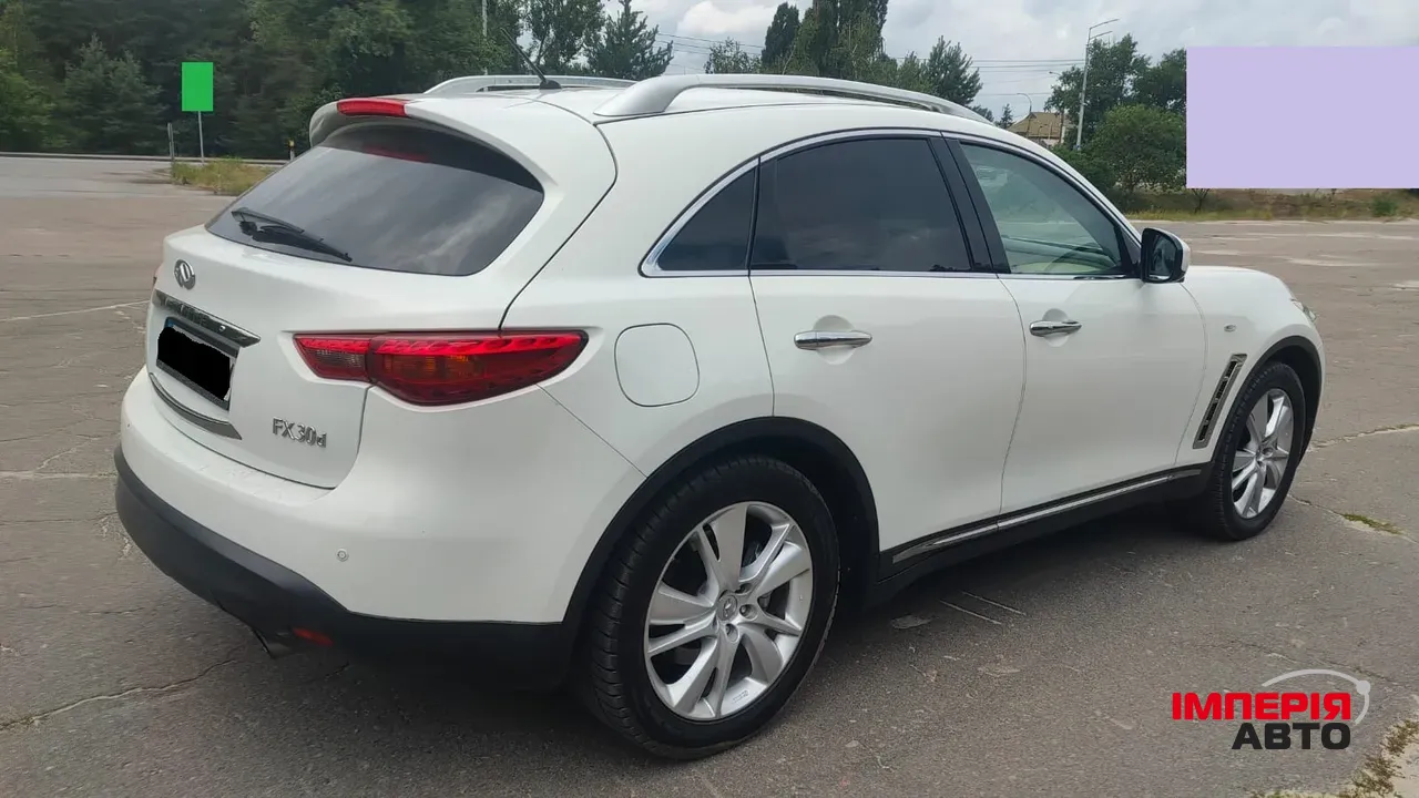 Infiniti FX - фото 3