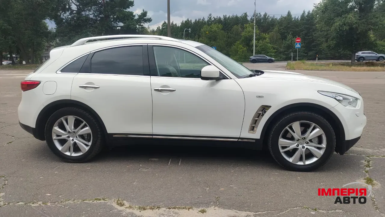 Infiniti FX - фото 2