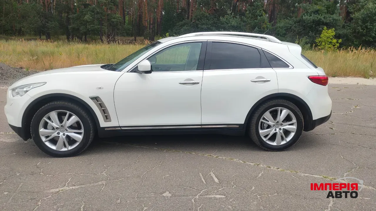 Infiniti FX - фото 5