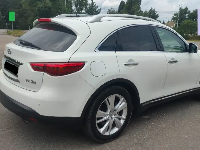 Infiniti FX - фото 3