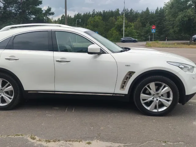 Infiniti FX - фото 2