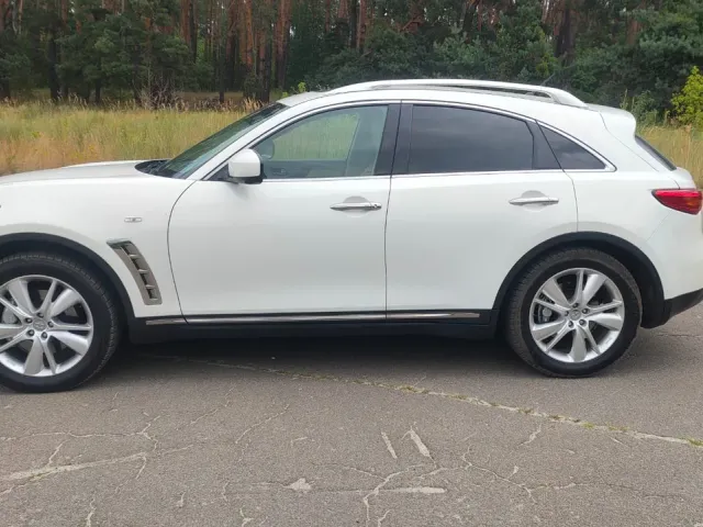 Infiniti FX - фото 5