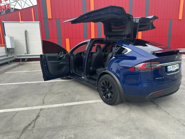 Tesla Model X - фото 5