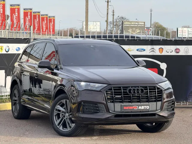 Audi Q7 - фото 5