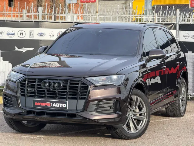 Audi Q7 - фото 1