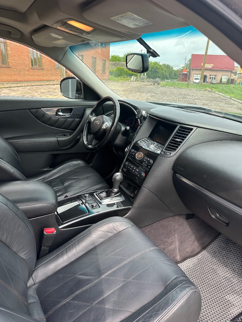 Infiniti FX - фото 14