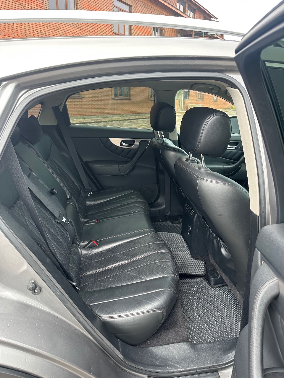 Infiniti FX - фото 15