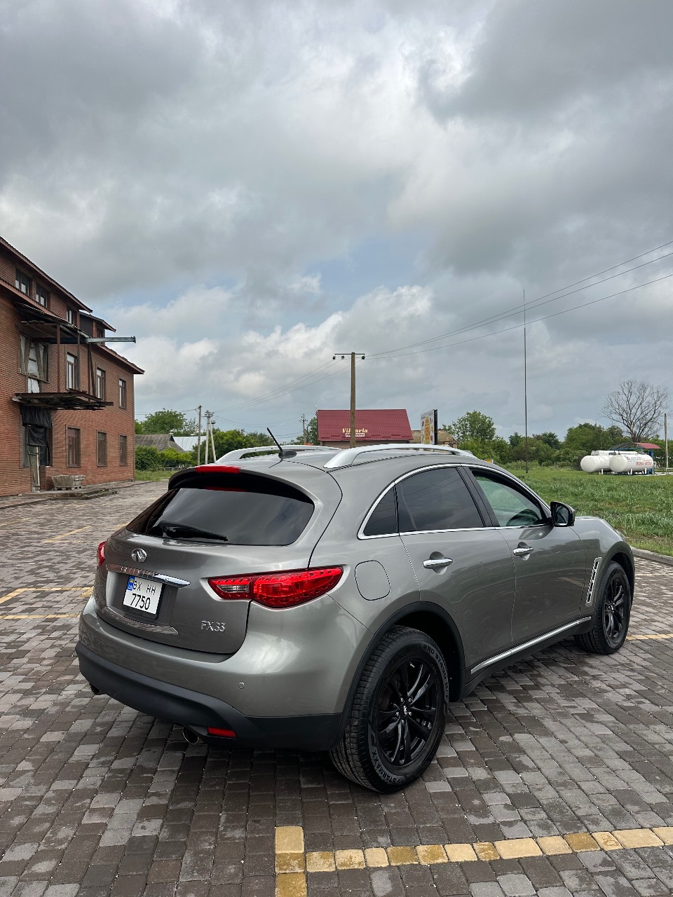 Infiniti FX - фото 12