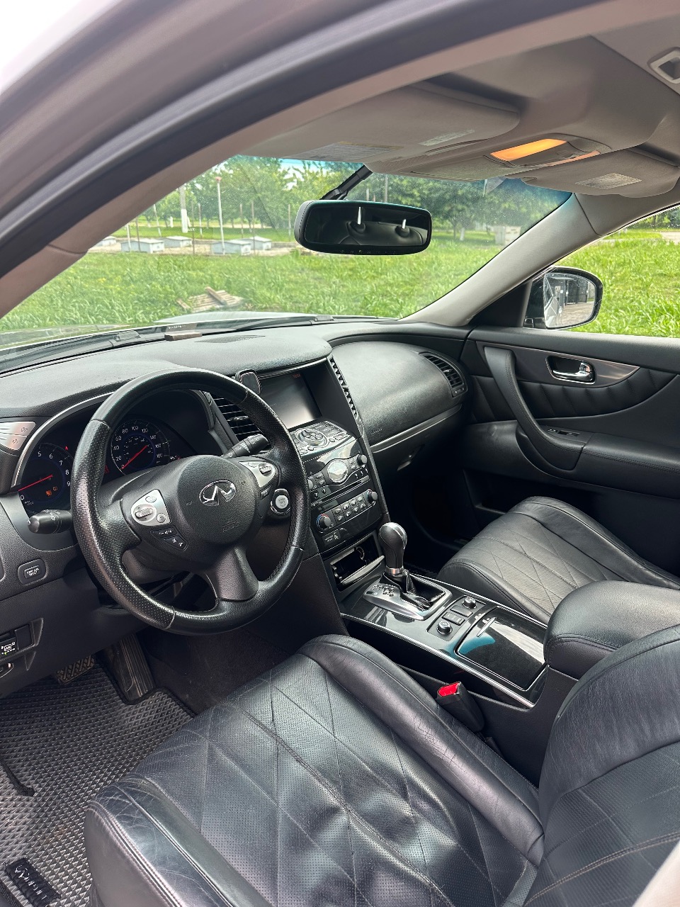 Infiniti FX - фото 10