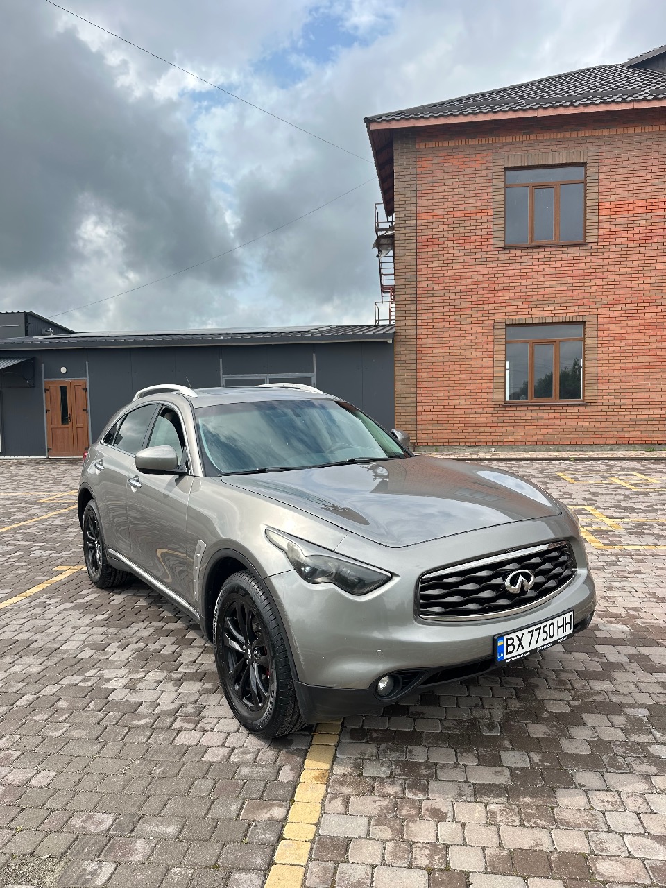 Infiniti FX - фото 6