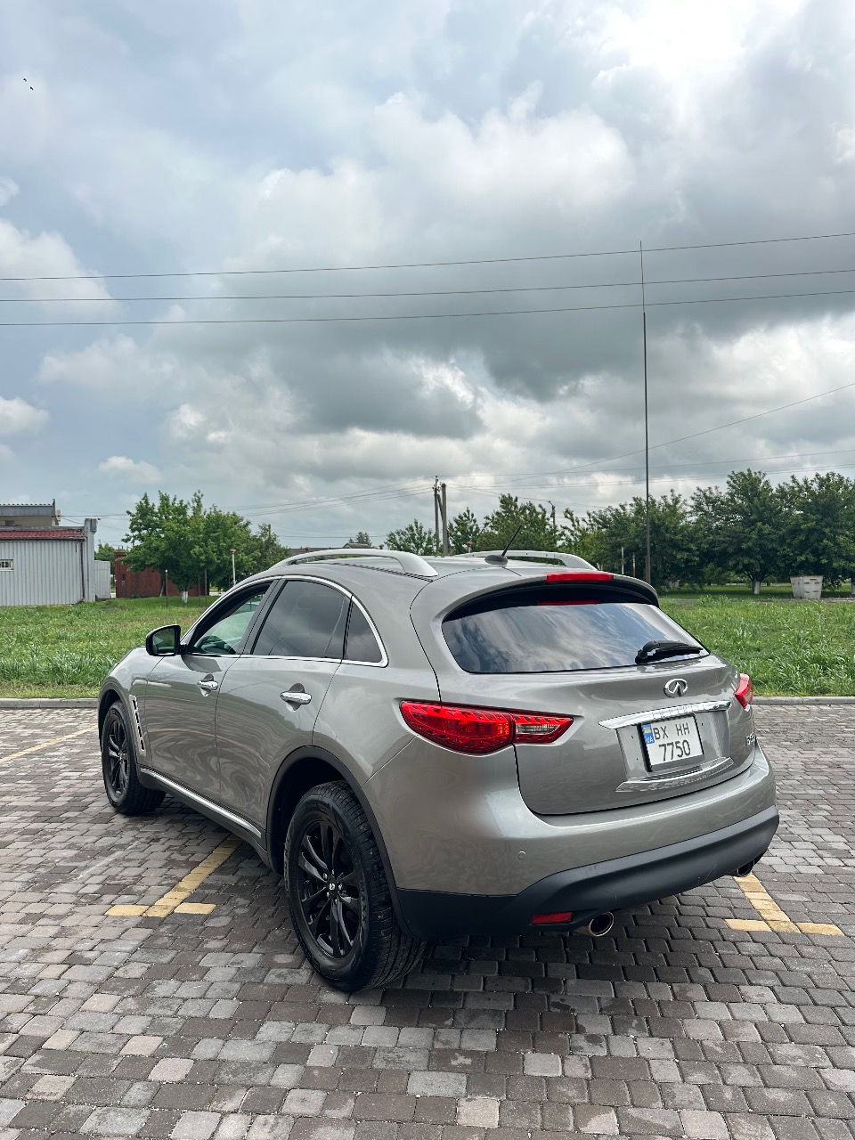 Infiniti FX - фото 13