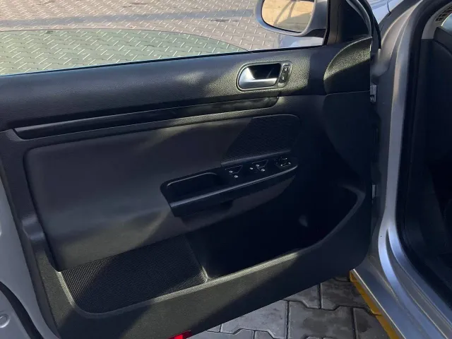 Volkswagen Golf - фото 4