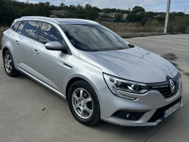 Renault Megane - фото 1