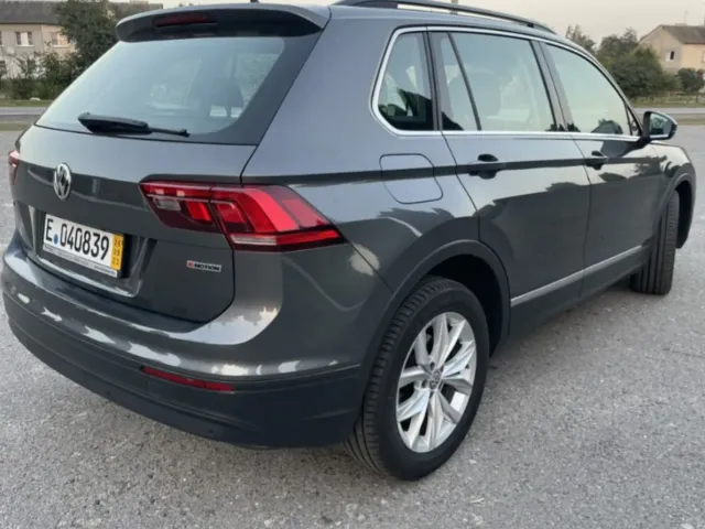 Volkswagen Tiguan - фото 4