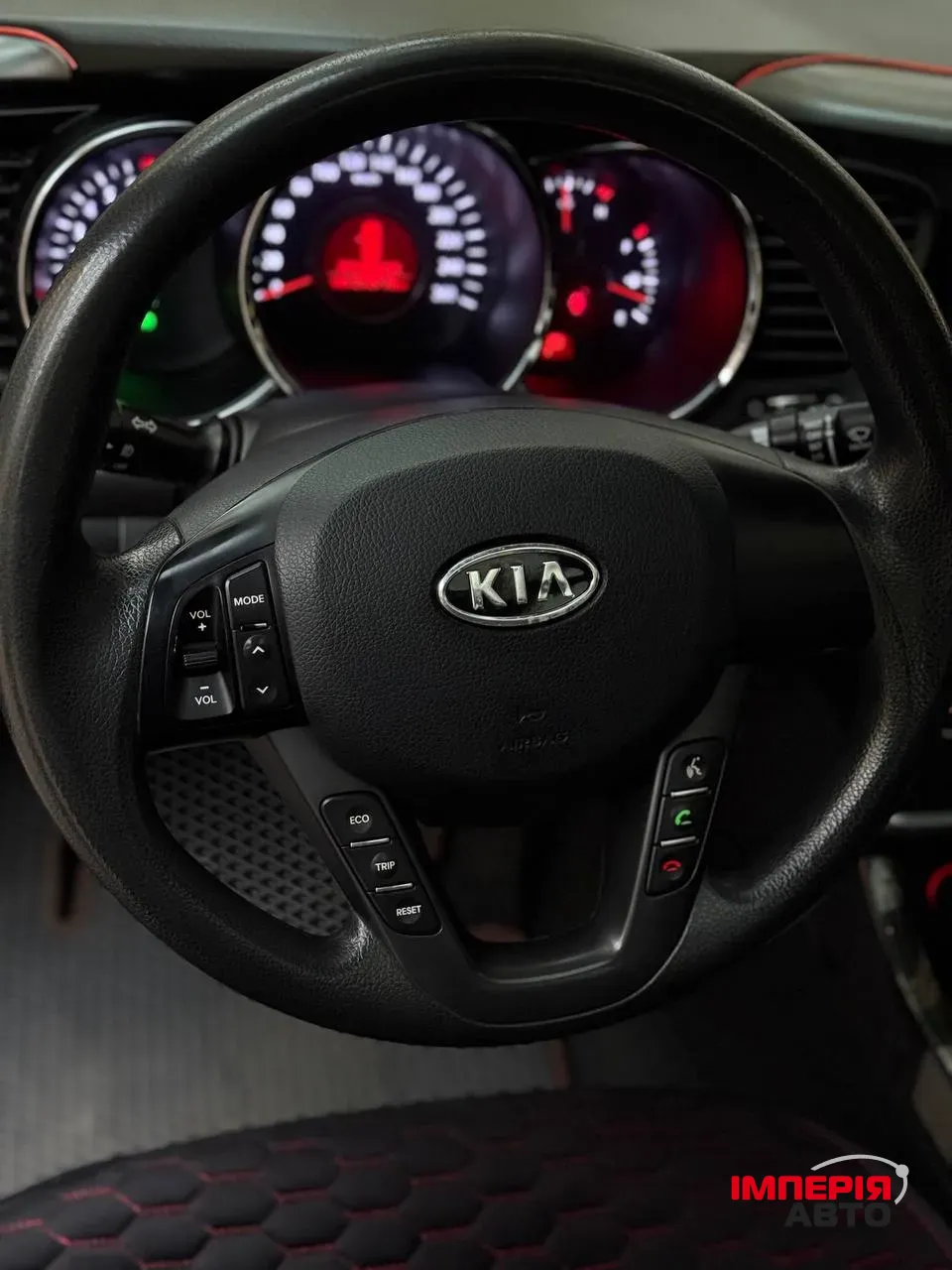 Kia K5 - фото 4