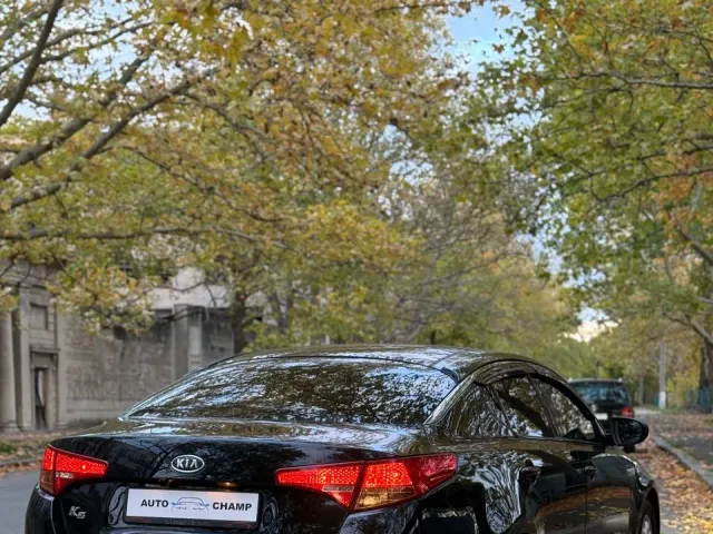 Kia K5 - фото 3