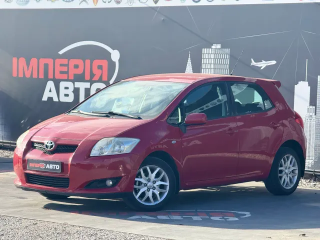 Toyota Auris - фото 3