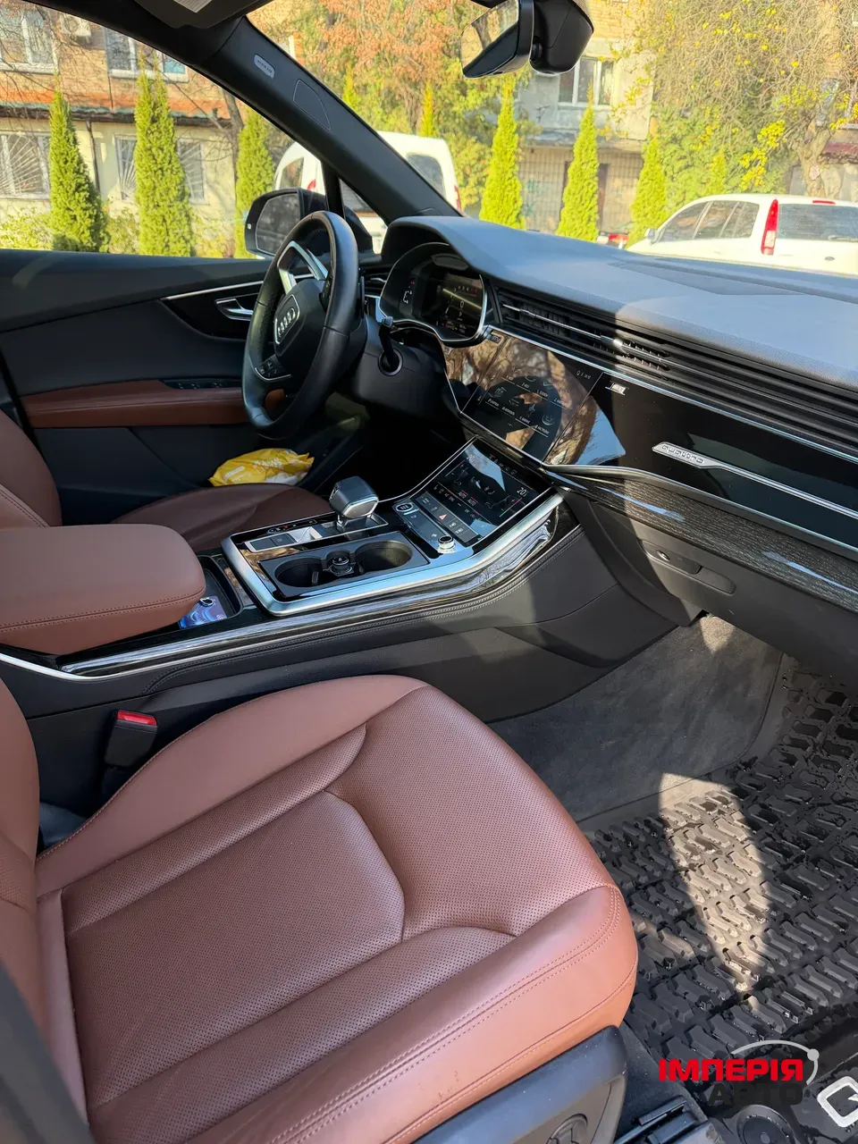 Audi Q7 - фото 17