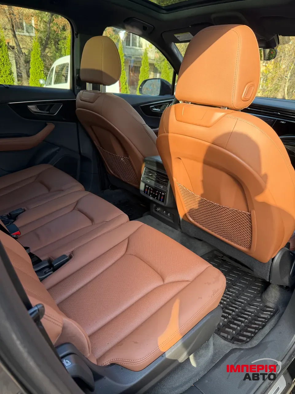 Audi Q7 - фото 21