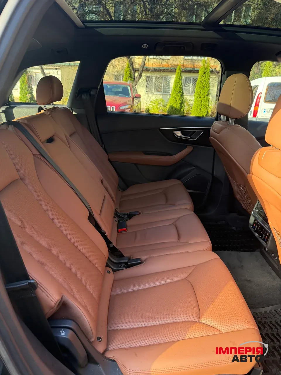 Audi Q7 - фото 23