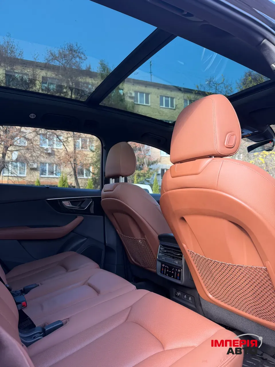 Audi Q7 - фото 19