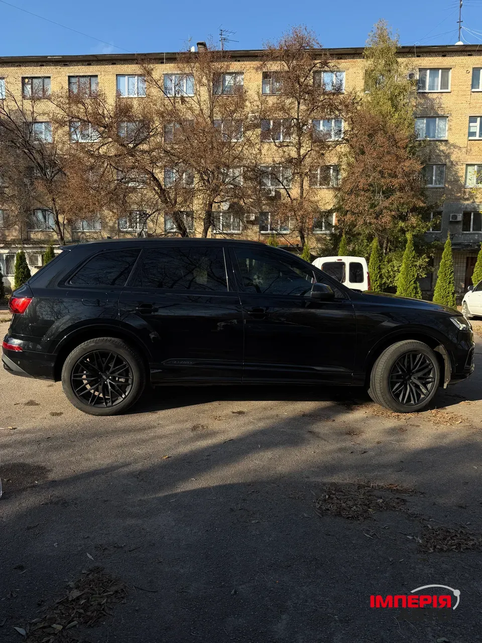 Audi Q7 - фото 11