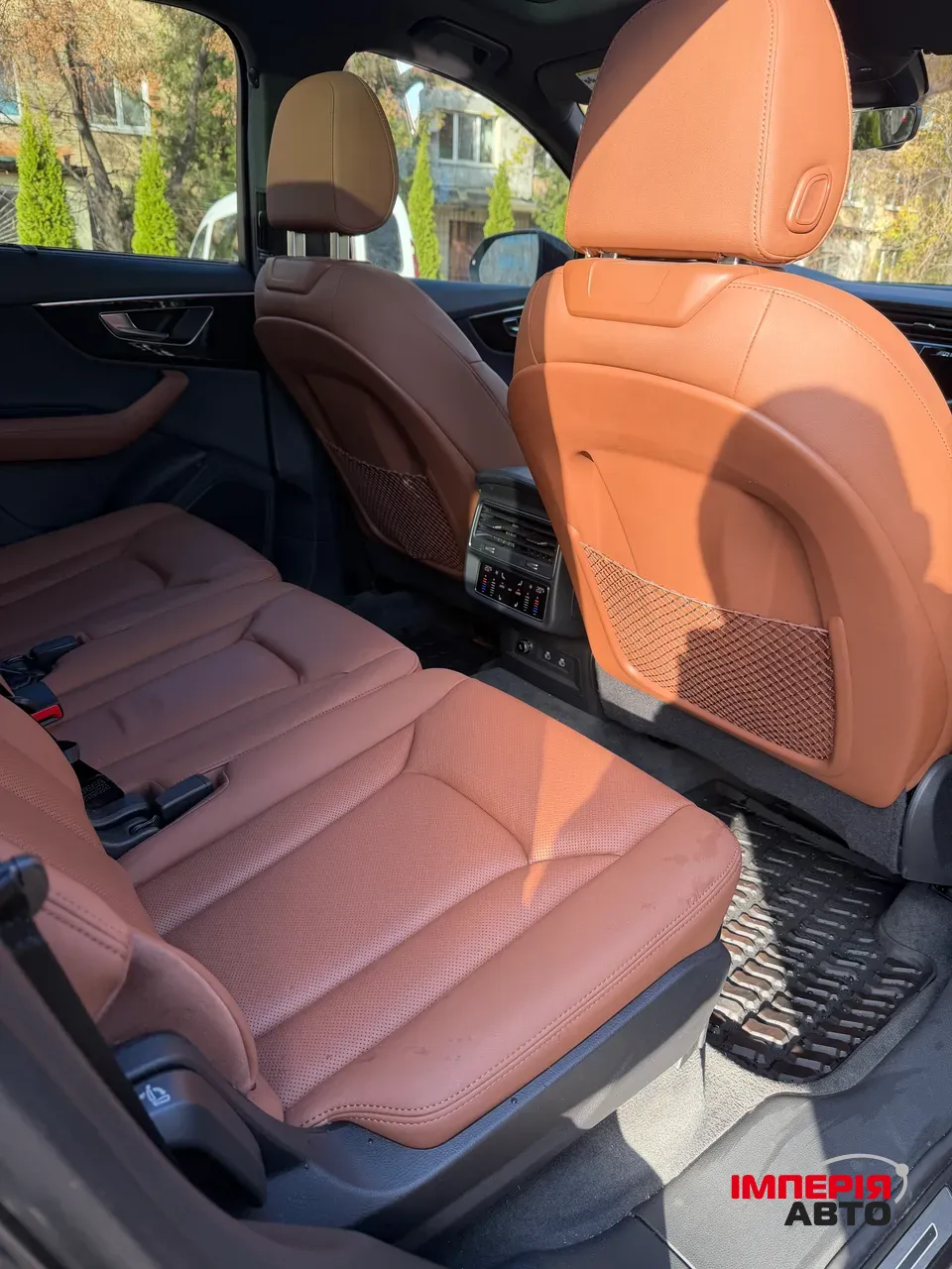 Audi Q7 - фото 22