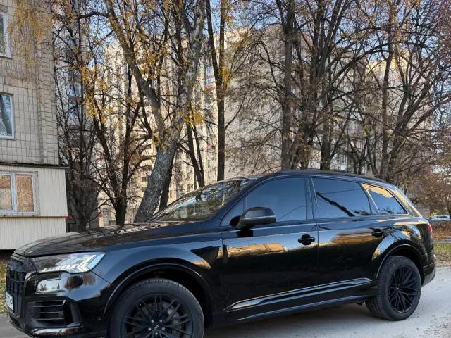 Audi Q7 - фото 3