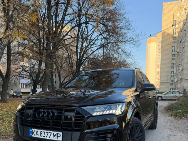 Audi Q7 - фото 2