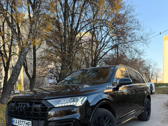Audi Q7 - фото 1