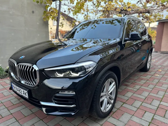 BMW X5 - фото 1