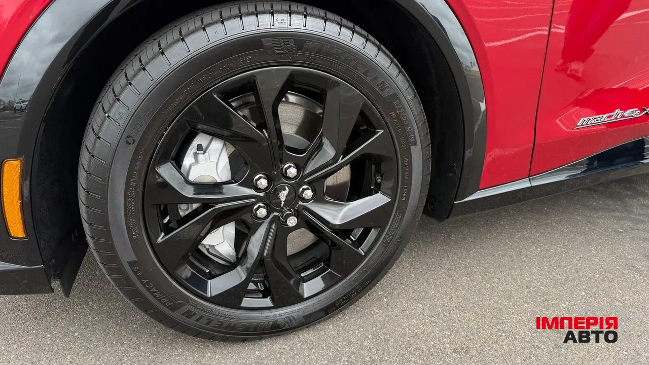 Ford Mustang Mach-E - фото 13